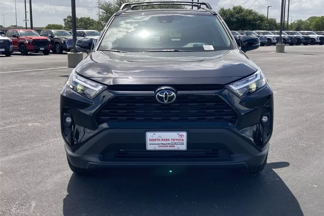 2025 Toyota RAV4 XLE Premium photo 1