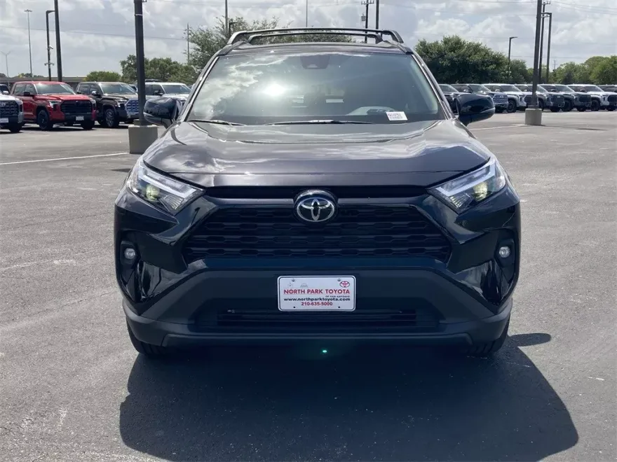 2025 Toyota RAV4 XLE Premium photo 1