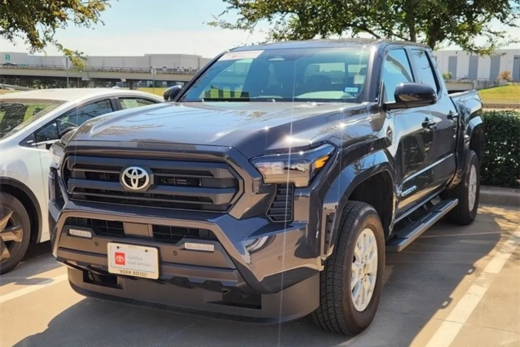 2025 Toyota Tacoma SR5 photo 1