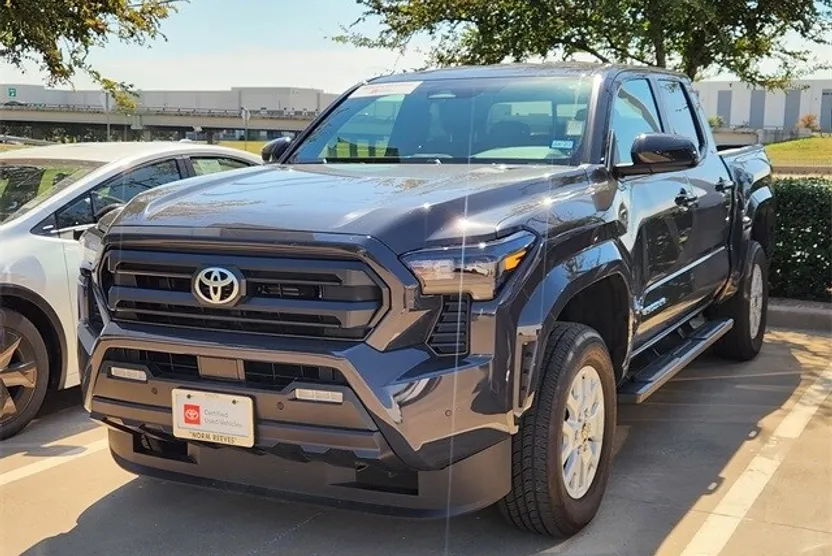 2025 Toyota Tacoma SR5 photo 1