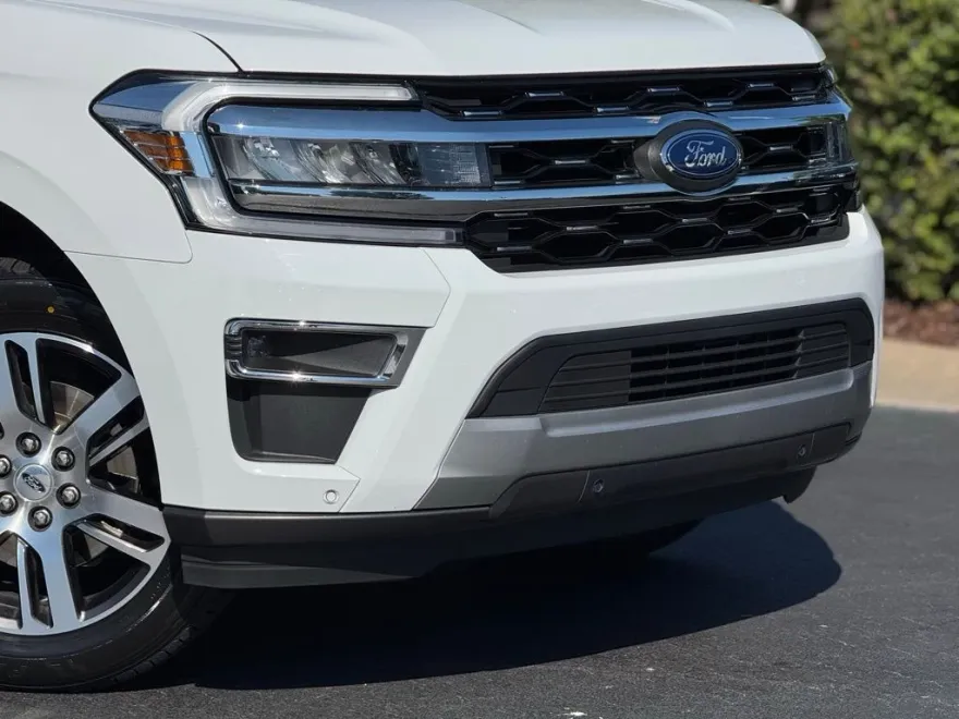 2024 Ford Expedition Limited photo 1