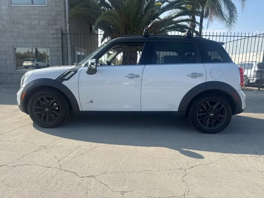 2012 Mini Cooper S ALL4 photo 1