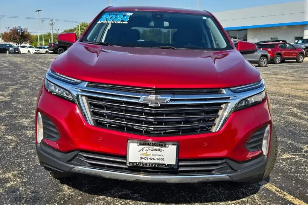 2024 Chevrolet Equinox LT photo 1