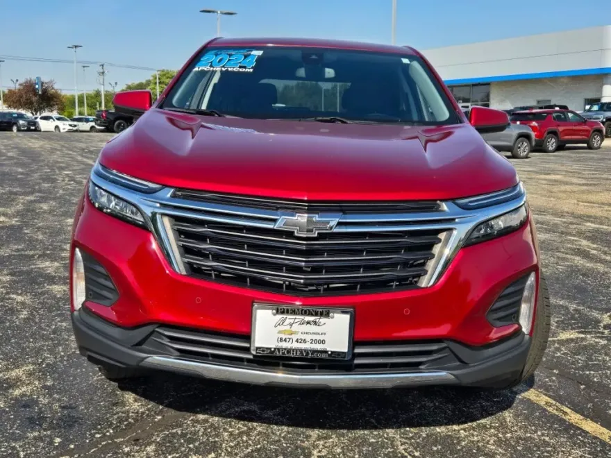 2024 Chevrolet Equinox LT photo 1