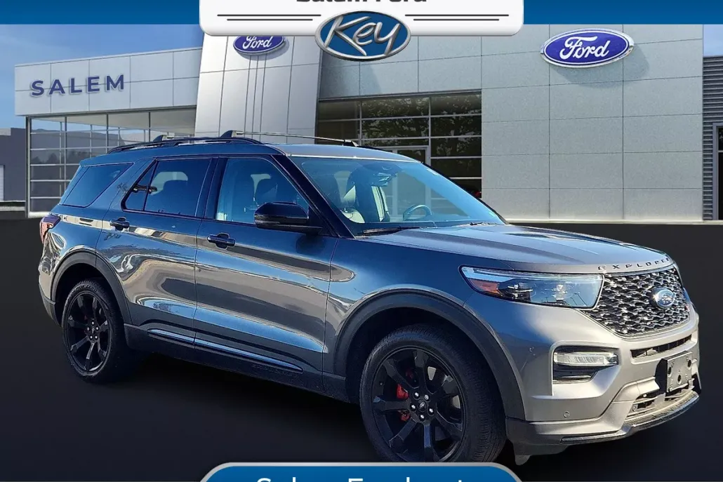 2023 Ford Explorer ST photo 1
