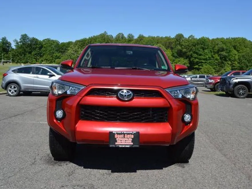 2014 Toyota 4Runner SR5 photo 1