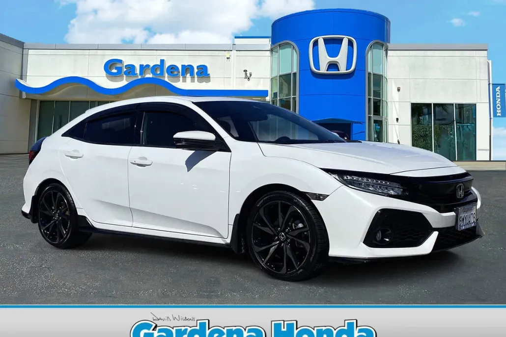 2019 Honda Civic Hatchback Sport Touring photo 1