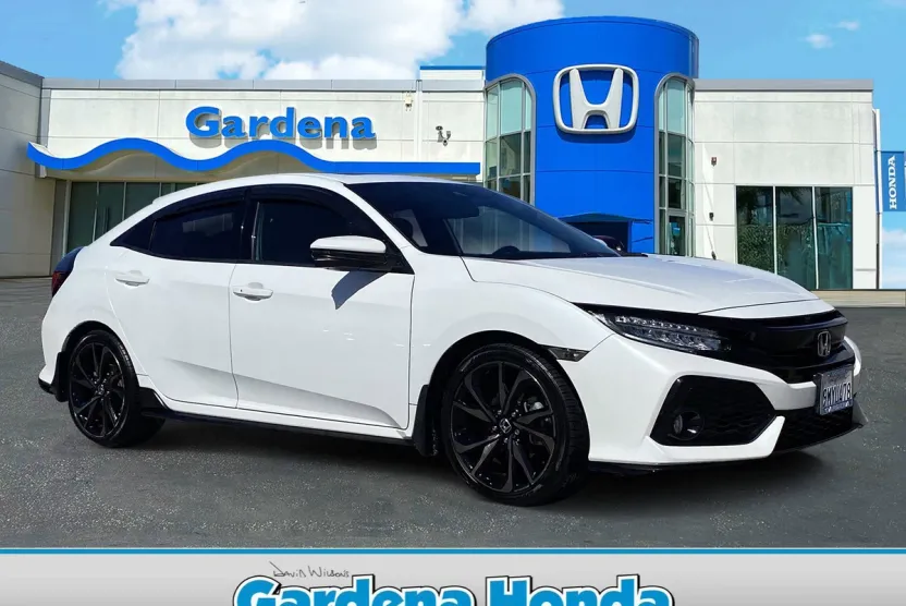 2019 Honda Civic Hatchback Sport Touring photo 1