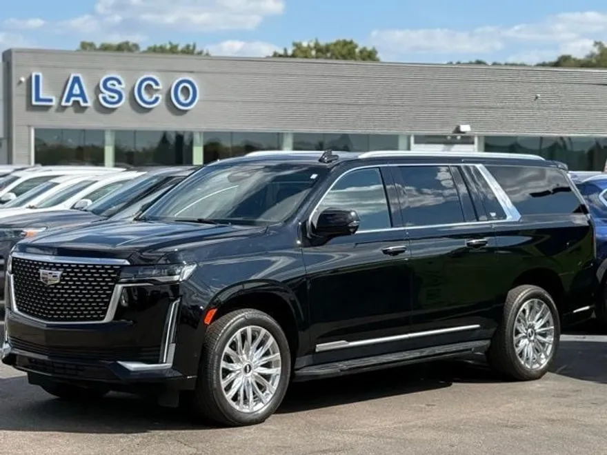 2023 Cadillac Escalade ESV Premium Luxury photo 1