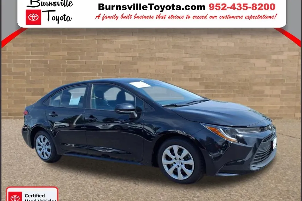 2024 Toyota Corolla LE photo 1