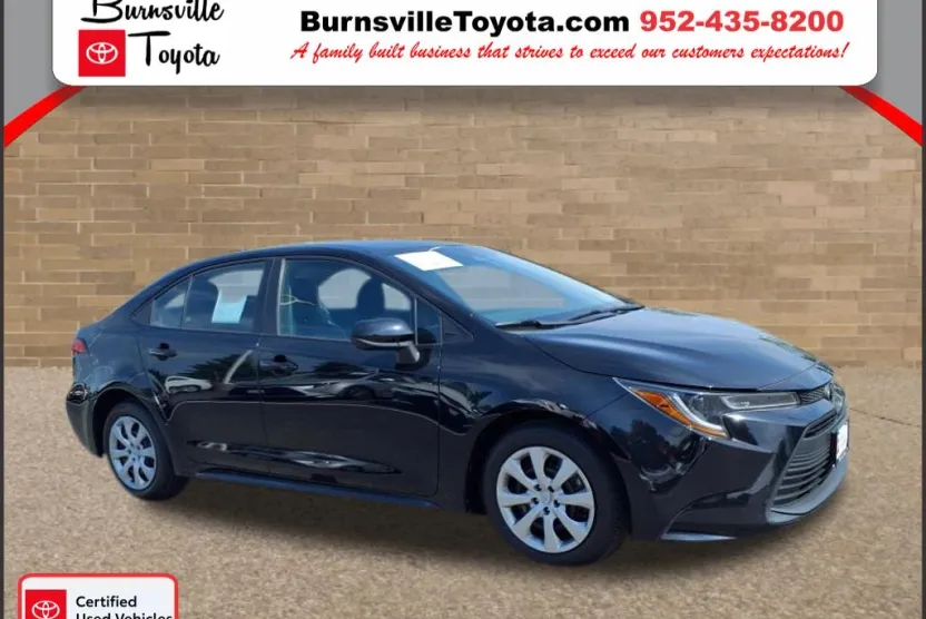 2024 Toyota Corolla LE photo 1