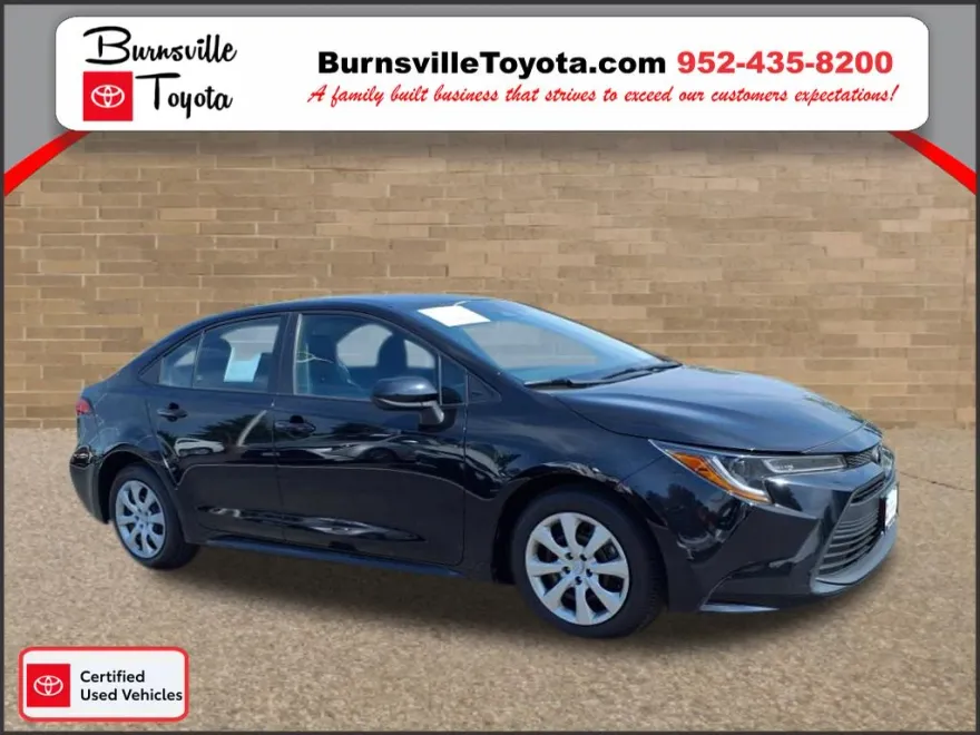 2024 Toyota Corolla LE photo 1