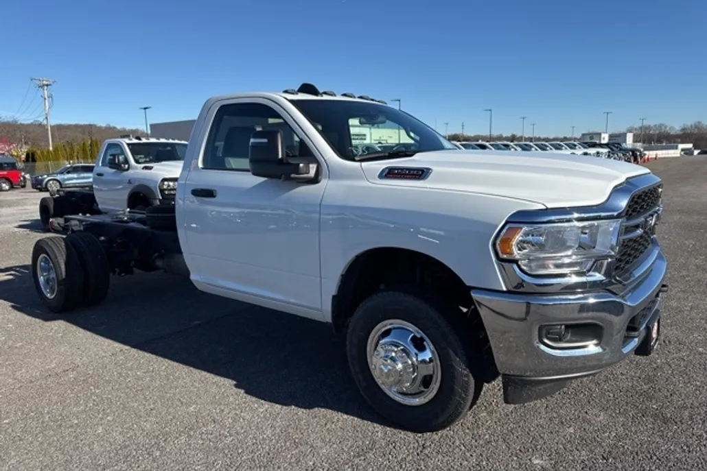 2024 Ram 3500 Tradesman photo 1
