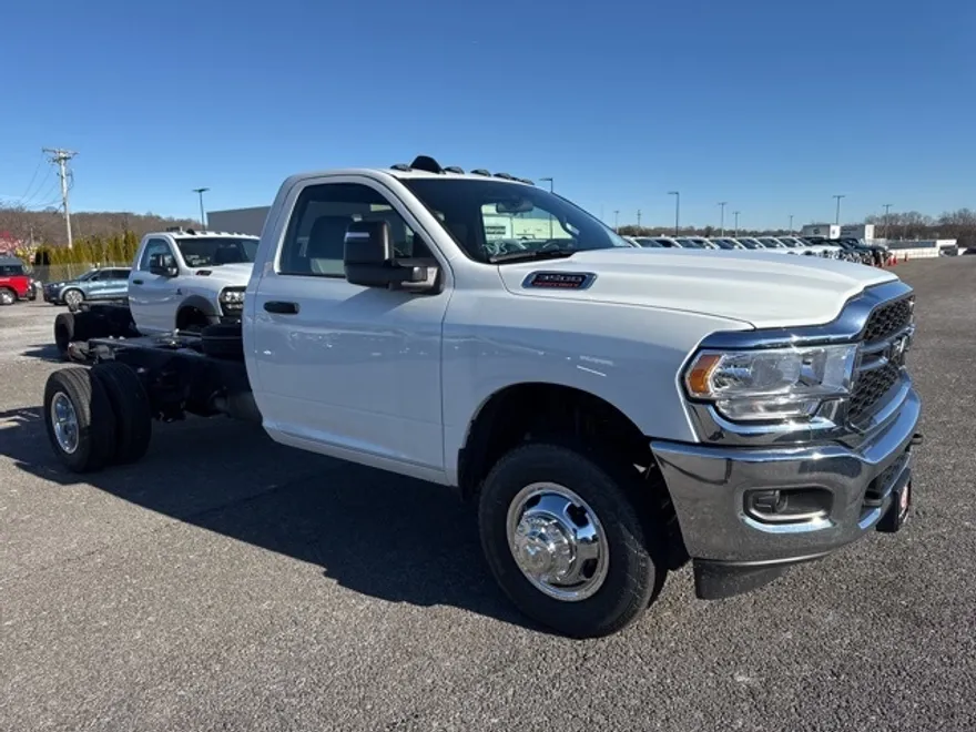 2024 Ram 3500 Tradesman photo 1