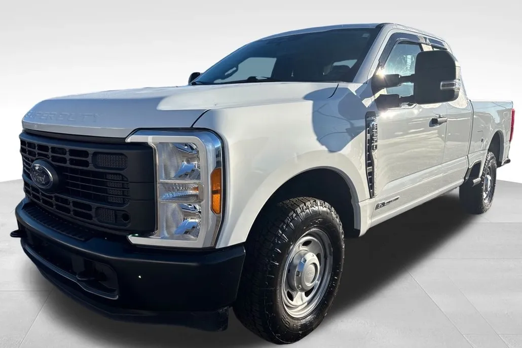 2023 Ford F-250 photo 1