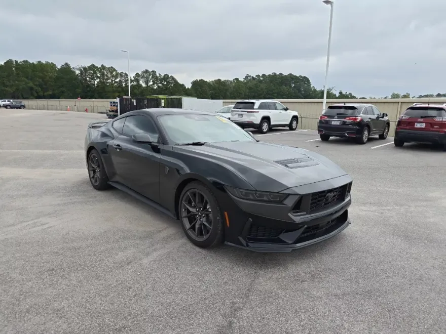 2024 Ford Mustang Dark Horse photo 1