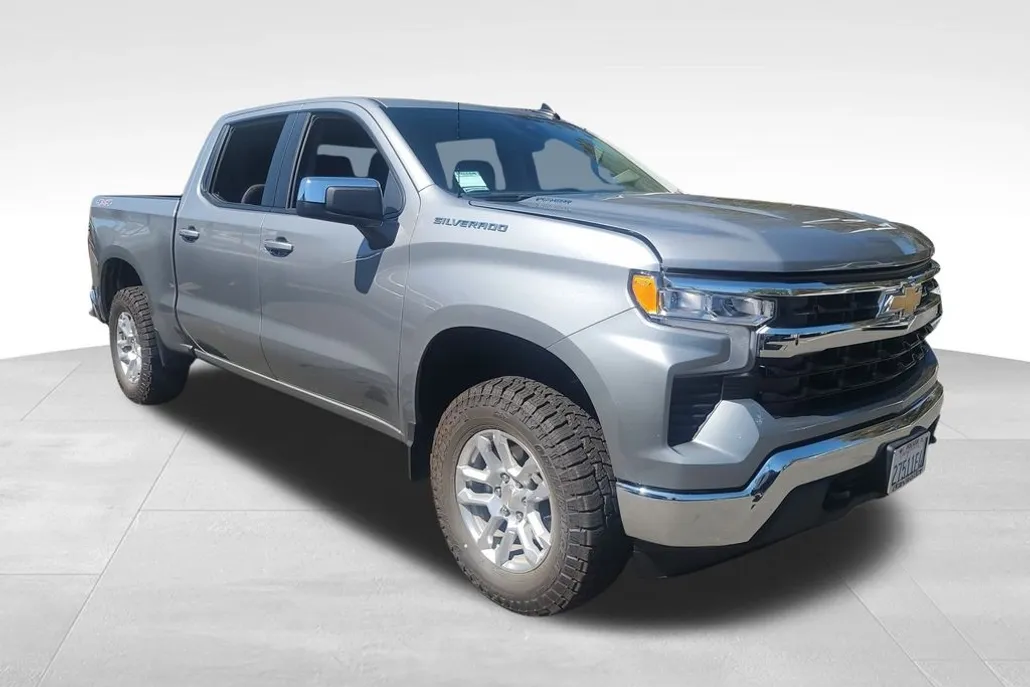 2025 Chevrolet Silverado 1500 LT photo 1