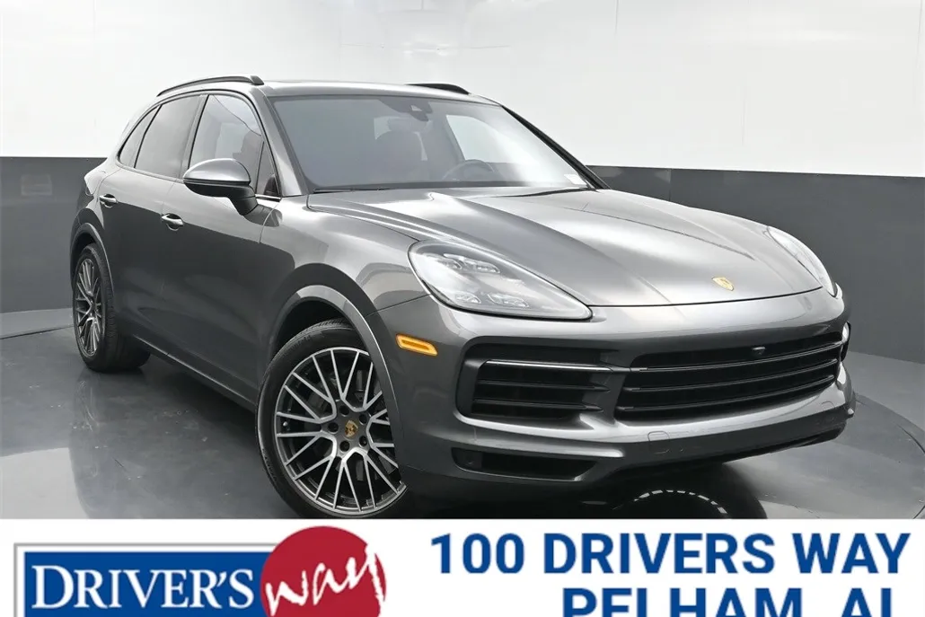 2022 Porsche Cayenne S photo 1