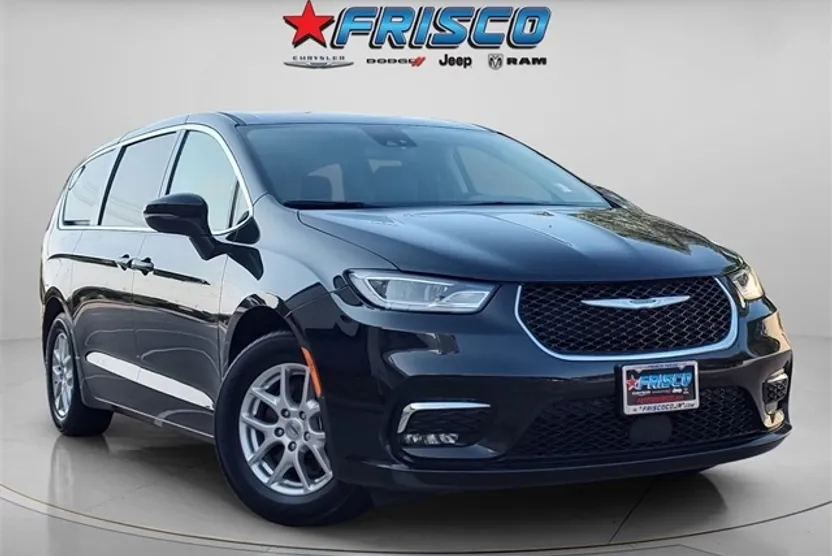 2023 Chrysler Pacifica Touring L photo 1
