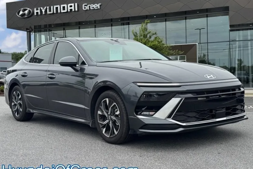 2024 Hyundai Sonata SEL photo 1