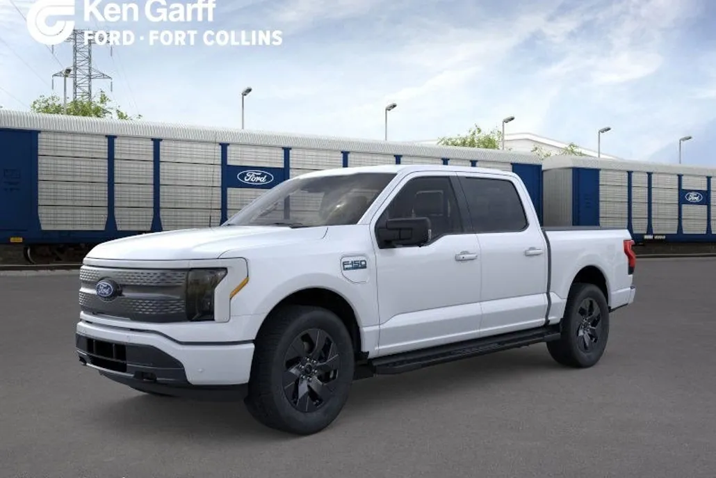 2025 Ford F-150 Lightning photo 1