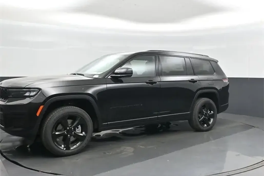 2025 Jeep Grand Cherokee Altitude X photo 1