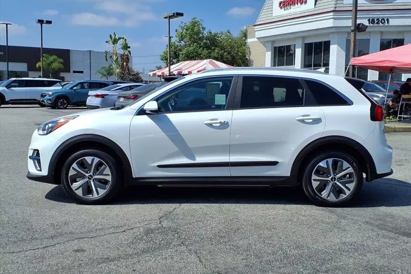 2022 Kia Niro EV EX Premium photo 1