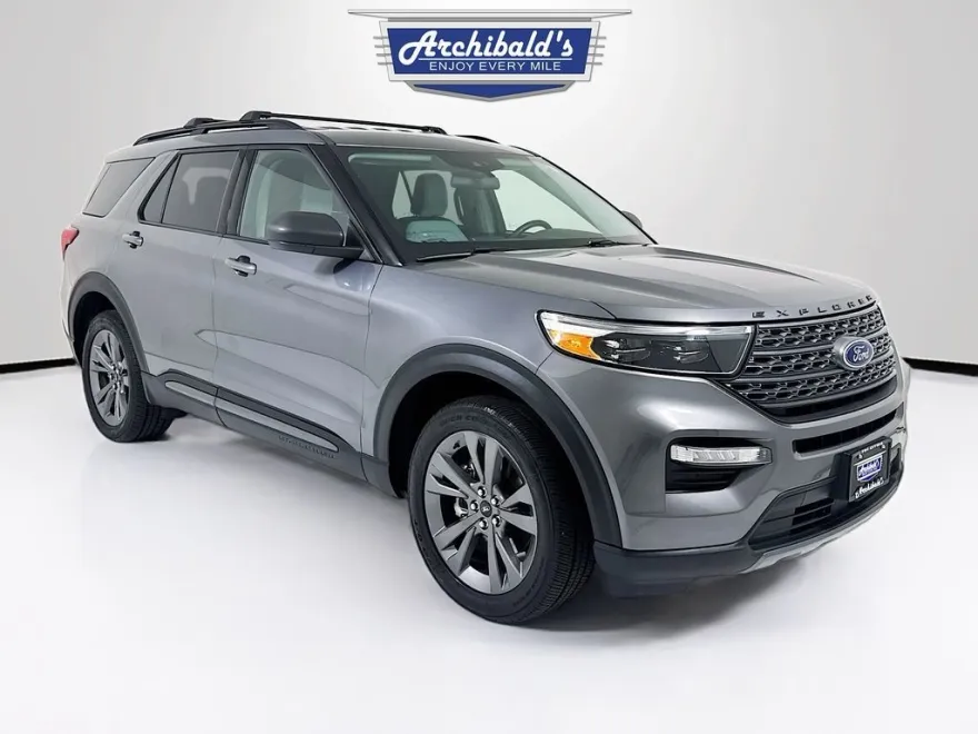 2021 Ford Explorer XLT photo 1
