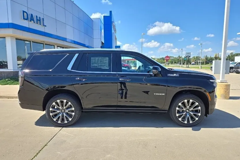 2025 Chevrolet Tahoe High Country photo 1
