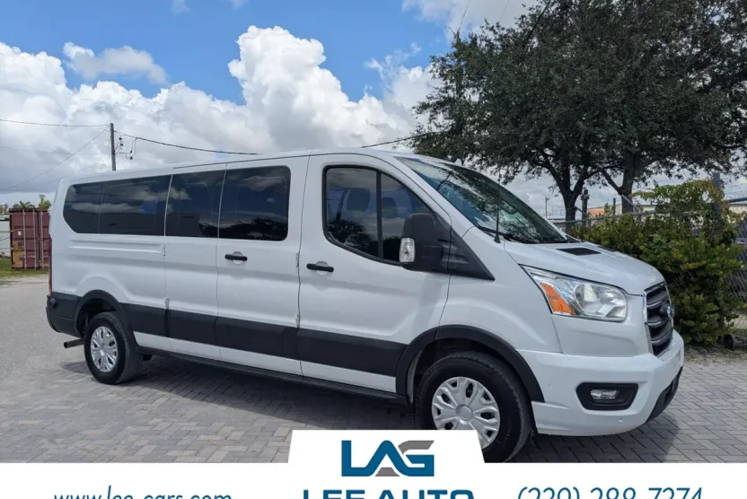 2020 Ford Transit Passenger XLT photo 1