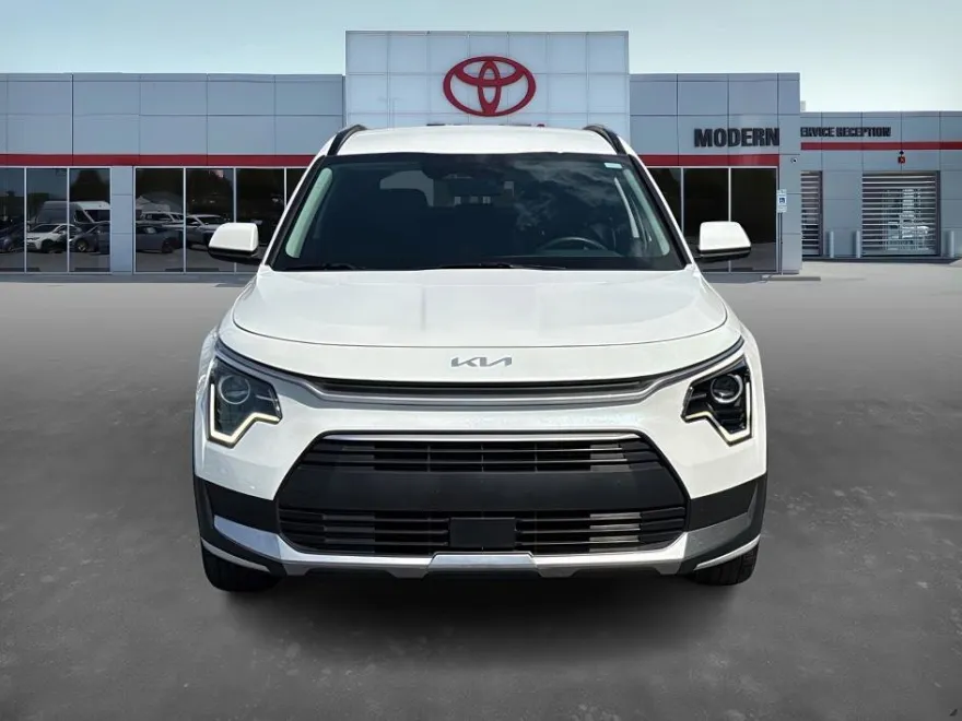 2023 Kia Niro EX photo 1