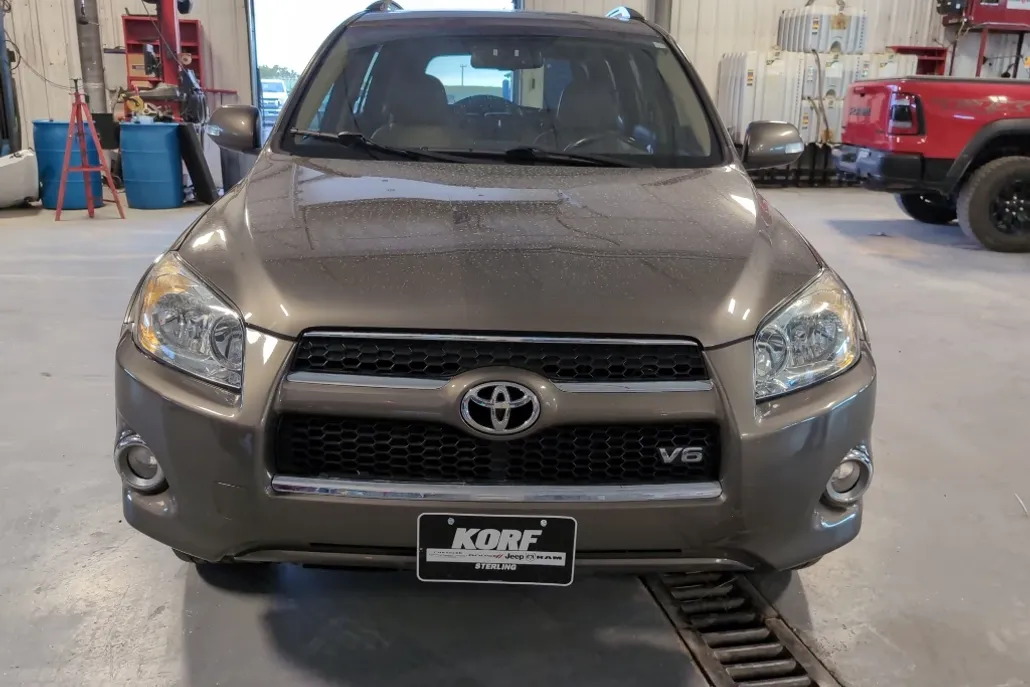 2010 Toyota RAV4 Limited photo 1
