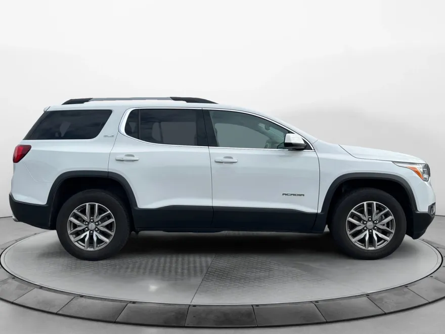 2019 Gmc Acadia SLE photo 1