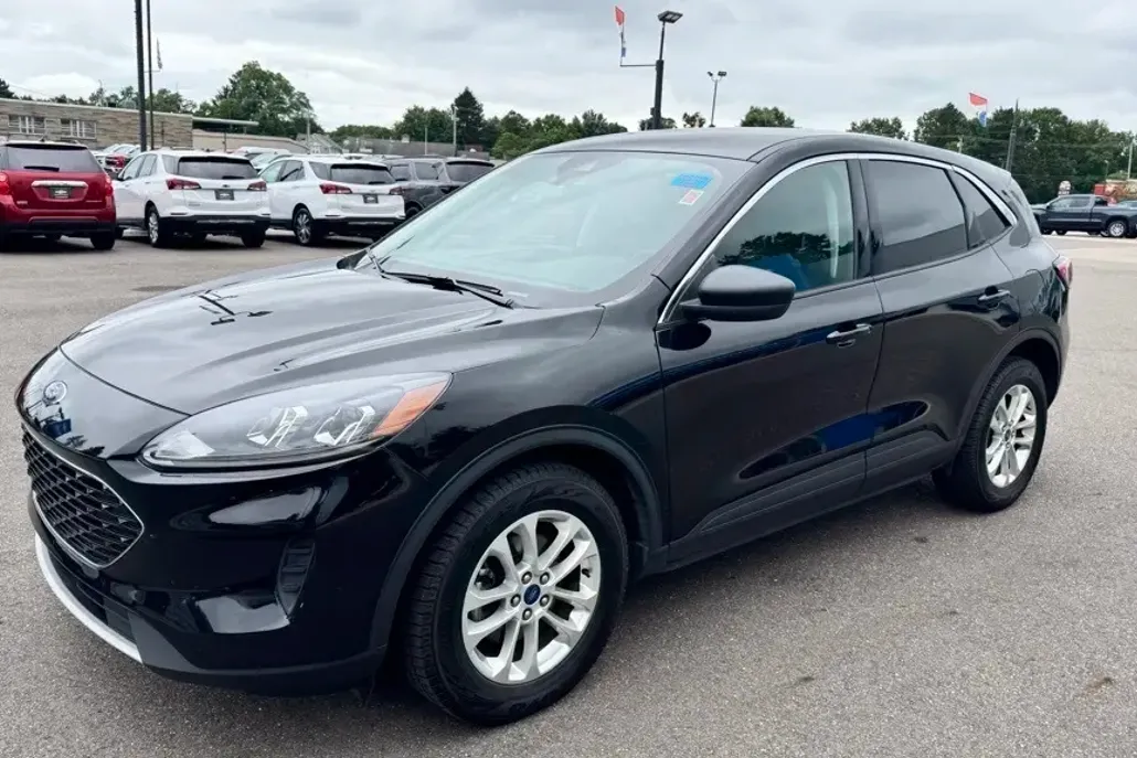 2022 Ford Escape SE photo 1