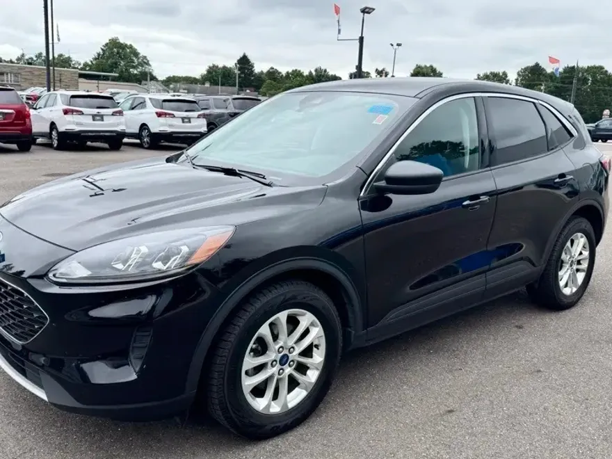2022 Ford Escape SE photo 1