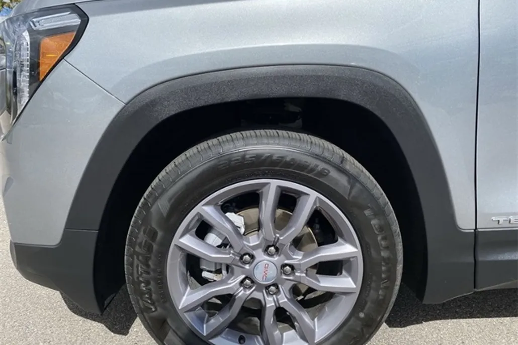 2024 Gmc Terrain SLT photo 1