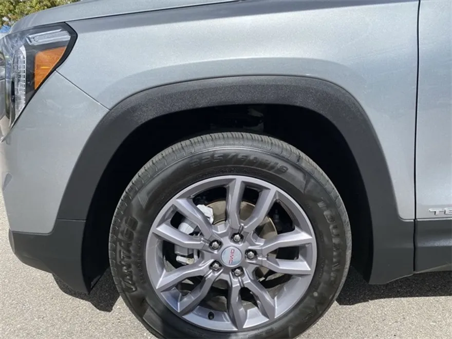 2024 Gmc Terrain SLT photo 1
