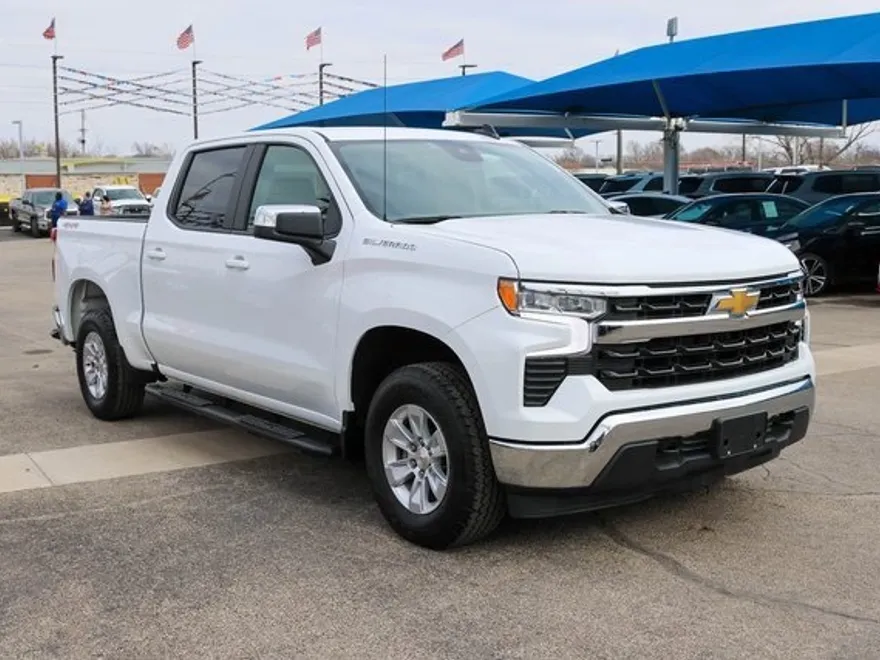 2024 Chevrolet Silverado 1500 LT photo 1