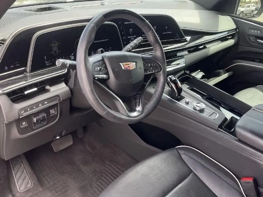 2024 Cadillac Escalade Sport photo 1