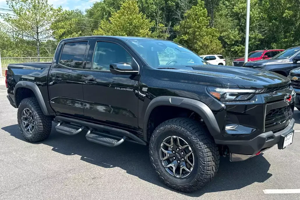 2025 Chevrolet Colorado ZR2 photo 1
