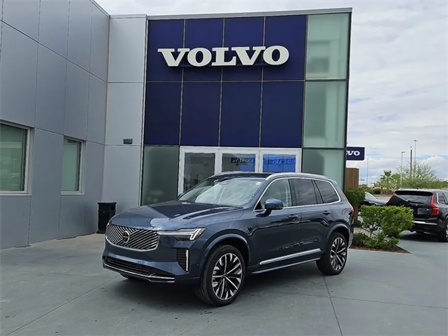 2026 Volvo XC90 B5 photo 1