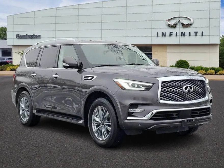 2022 Infiniti QX80 Luxe photo 1
