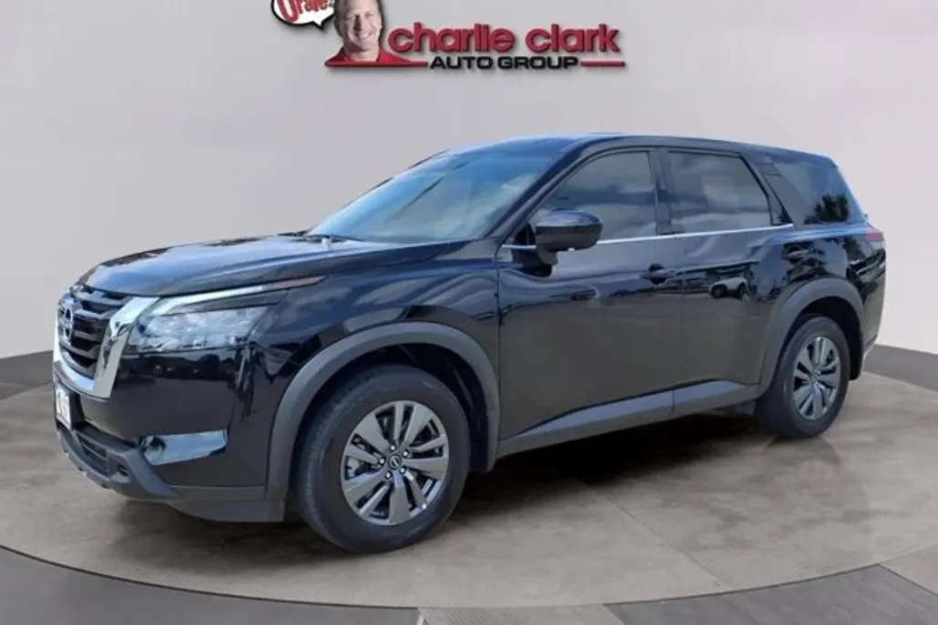 2024 Nissan Pathfinder S photo 1