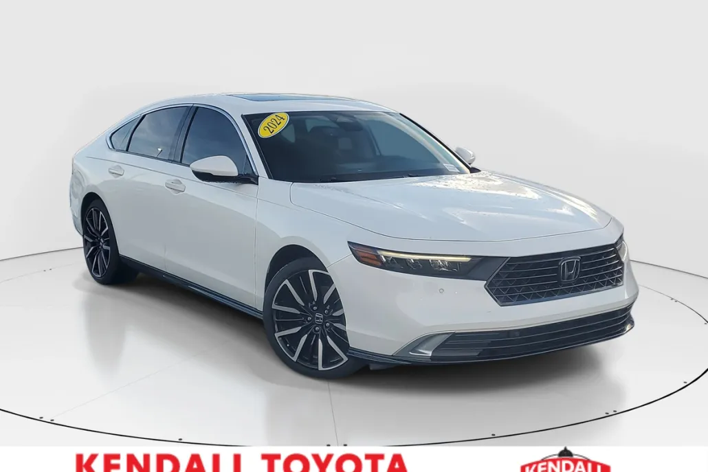 2024 Honda Accord Hybrid Touring photo 1
