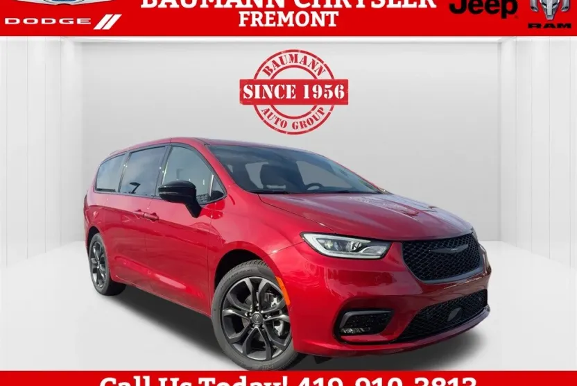 2026 Chrysler Pacifica photo 1