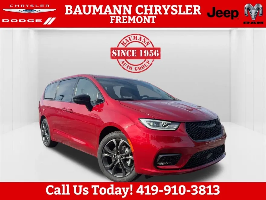 2026 Chrysler Pacifica photo 1