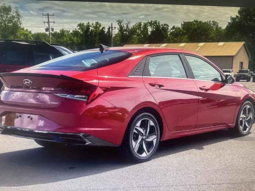 2023 Hyundai Elantra Limited photo 1
