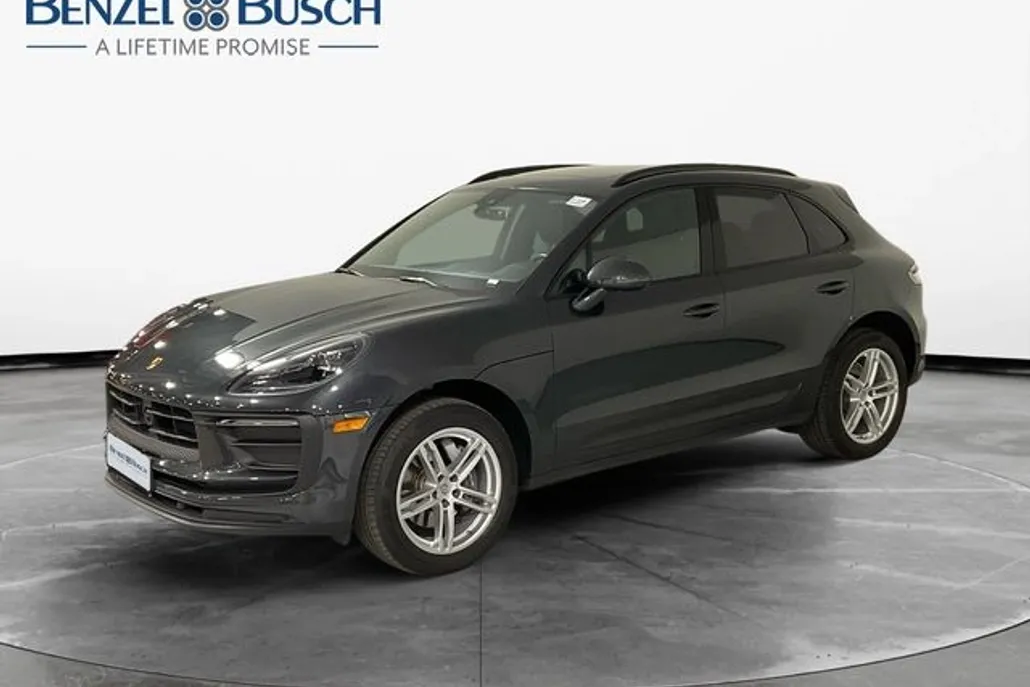 2024 Porsche Macan Base photo 1