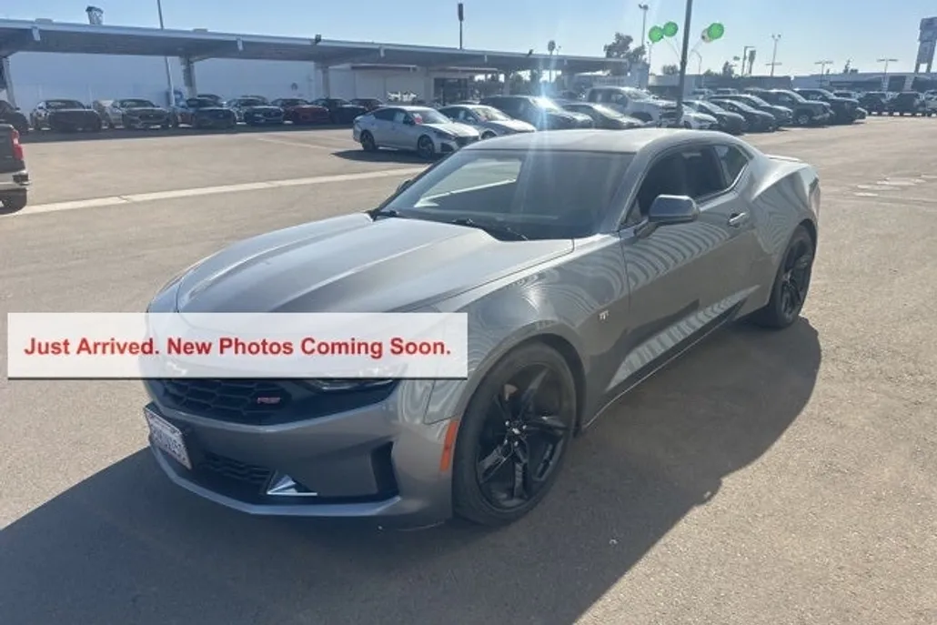 2019 Chevrolet Camaro 1LT photo 1