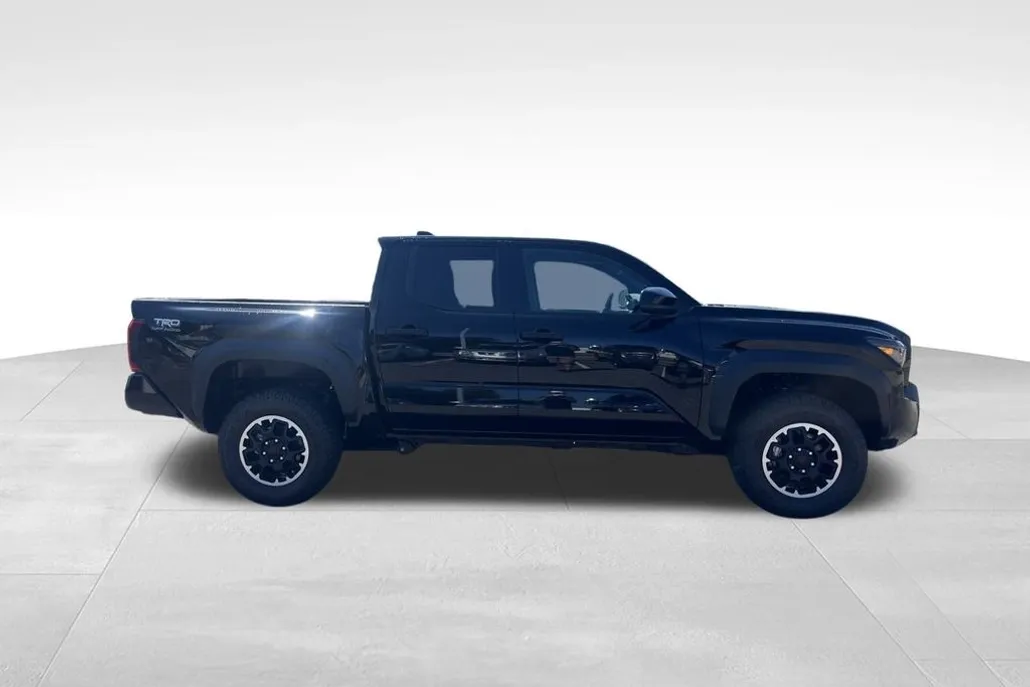 2025 Toyota Tacoma TRD Off-Road photo 1